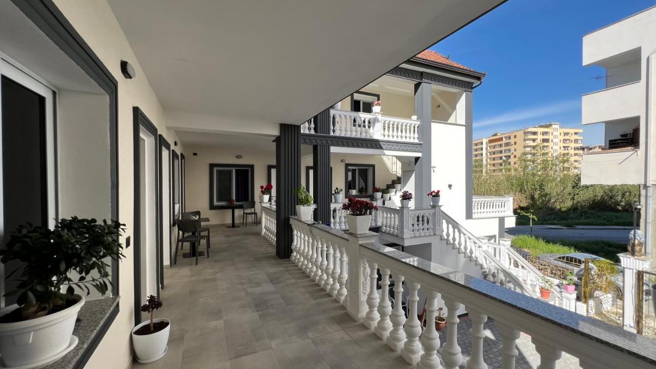 Vila Aaron Durrës Exterior foto