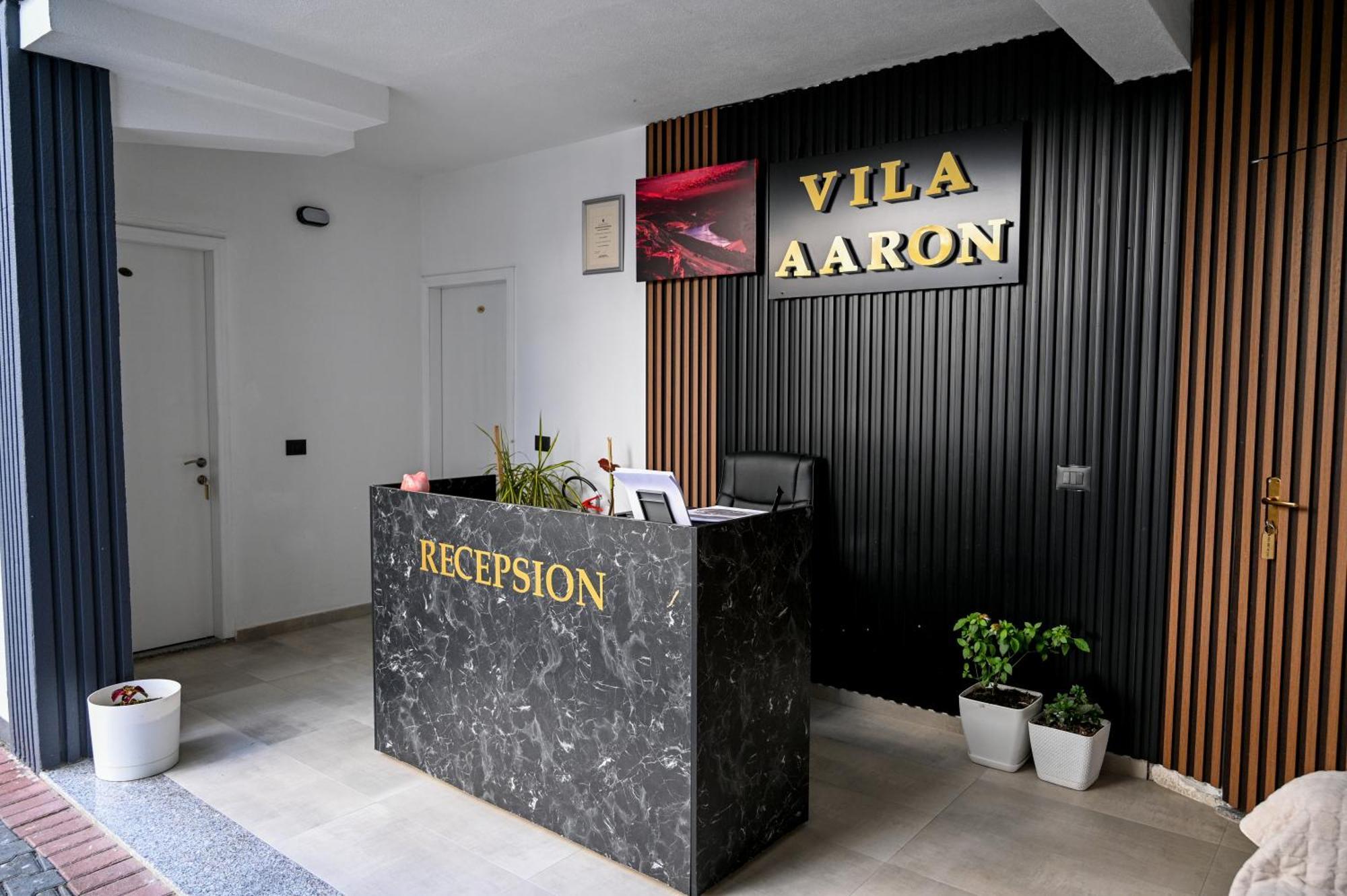 Vila Aaron Durrës Exterior foto