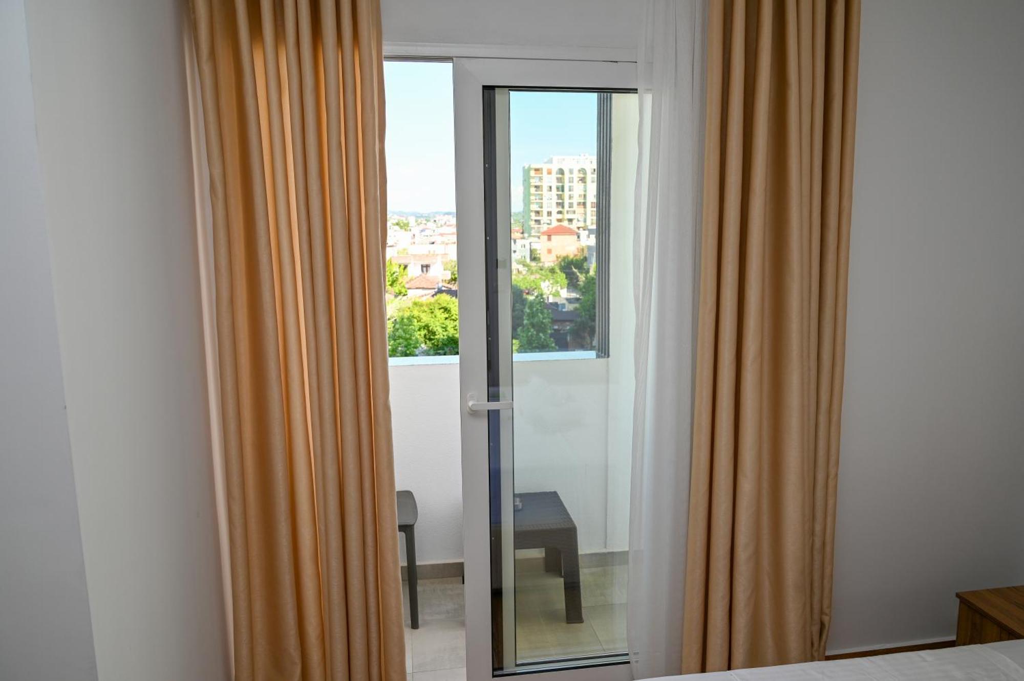 Vila Aaron Durrës Exterior foto